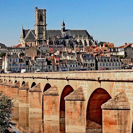 Nevers, Appartement De Standing Proche De La Gare Exterior foto